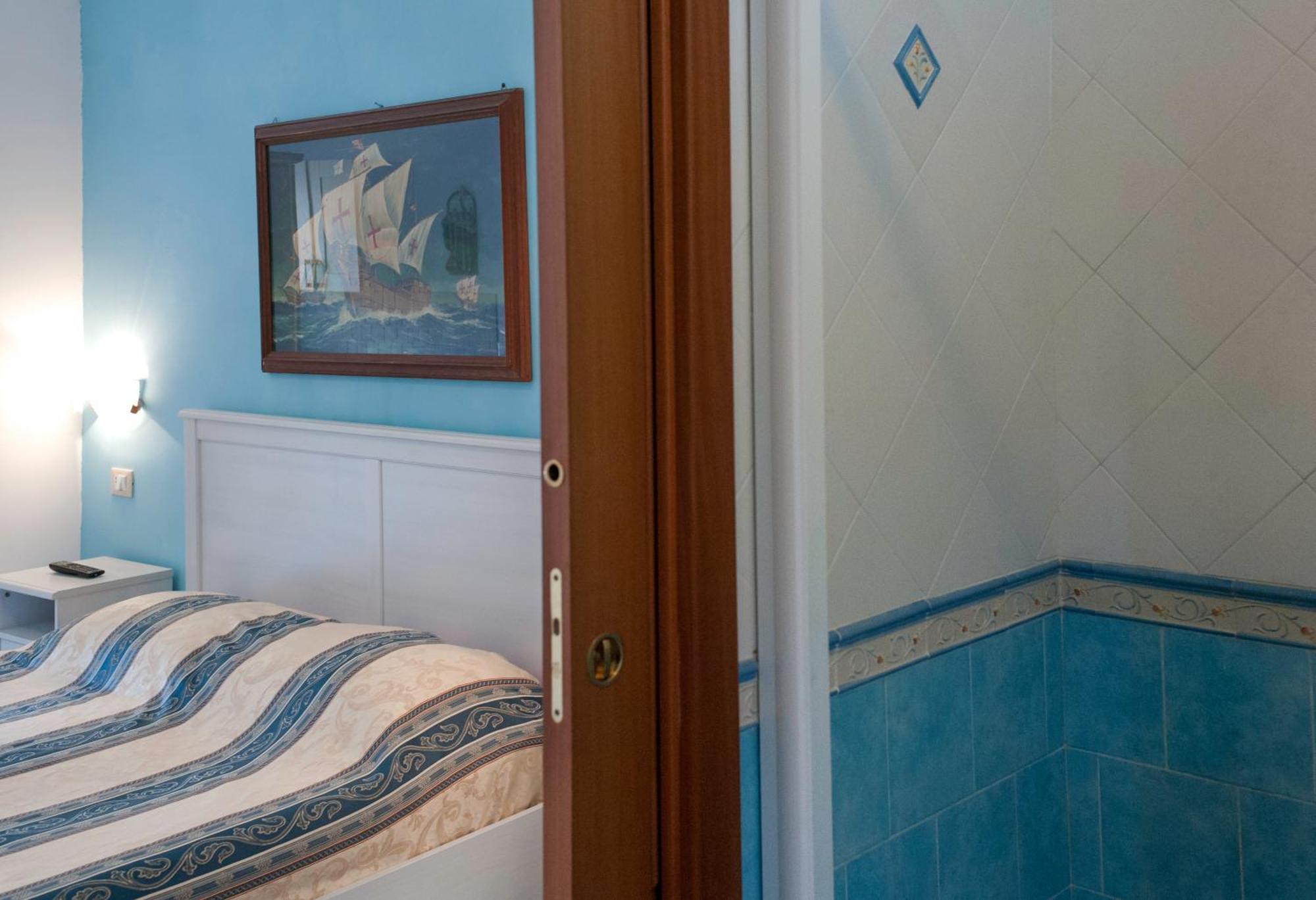 B&B La Nave Napoli Phòng bức ảnh